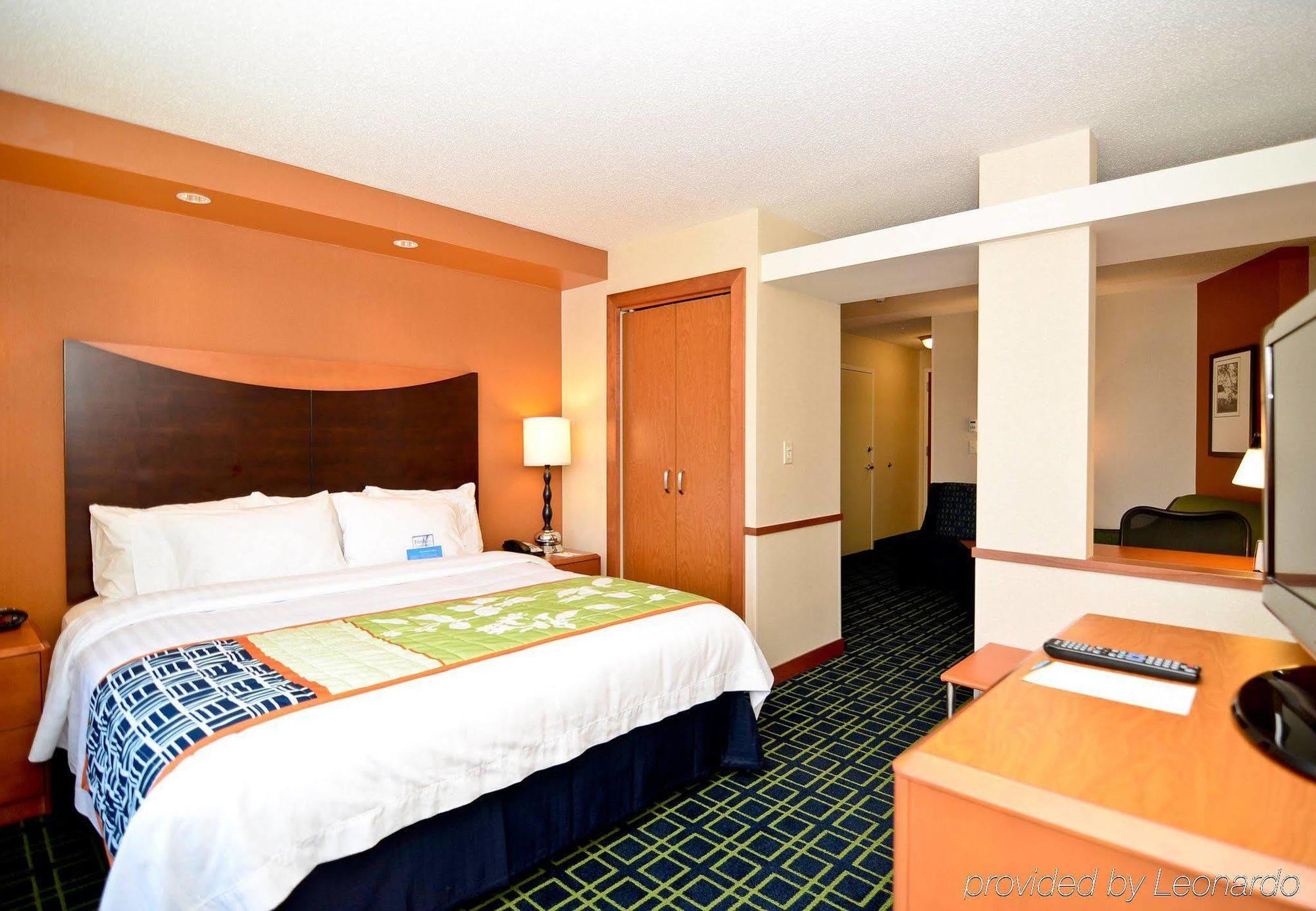 Fairfield Inn And Suites By Marriott New Bedford Room photo